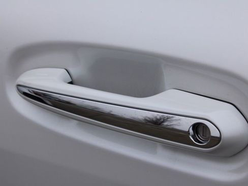 Used 2025 Toyota Sienna Platinum image 16