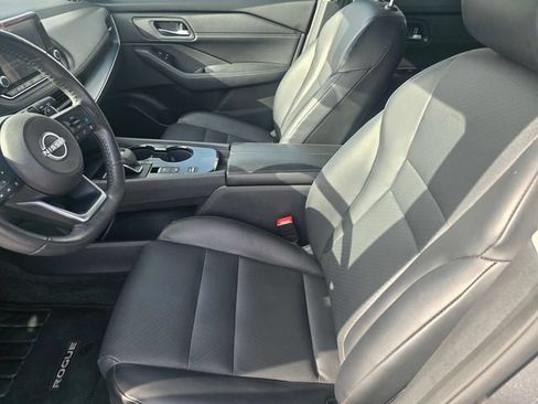 Used 2024 Nissan Rogue SV w/ SV Premium Package FWD image 18