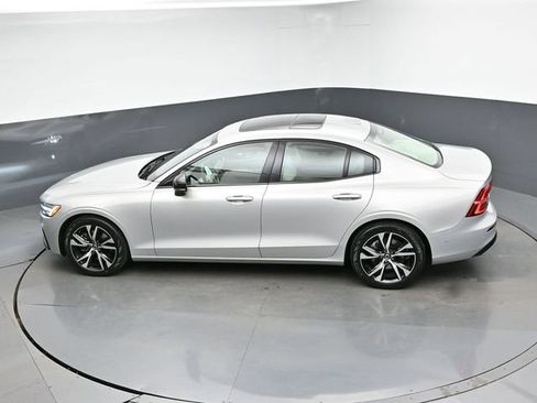 Used 2025 Volvo S60 B5 Plus AWD/4WD image 54