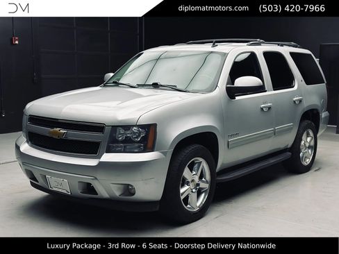 Used 2010 Chevrolet Tahoe LT w/ Luxury Package AWD/4WD image 1