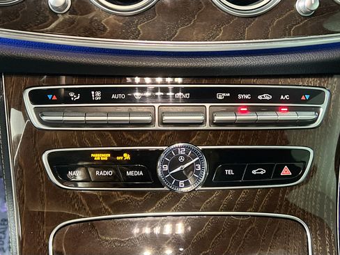 Used 2019 Mercedes-Benz E 300 image 25