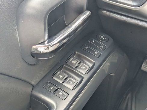 Used 2018 Chevrolet Silverado 1500 LT RWD image 19