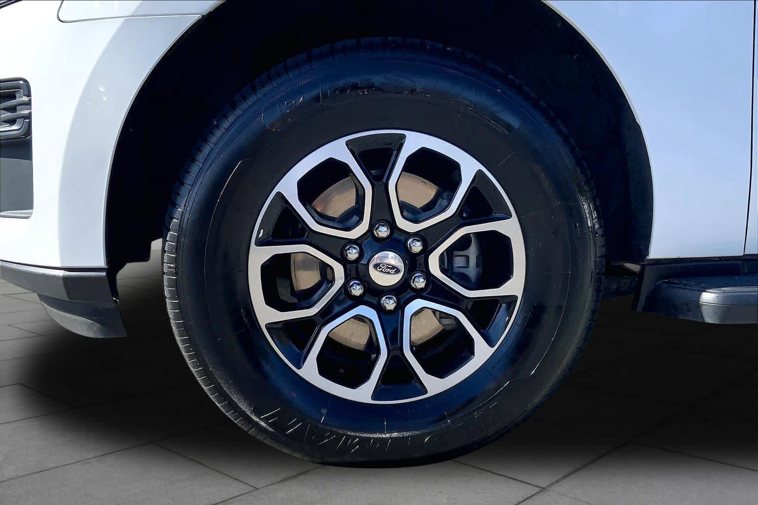 Used 2024 Ford Expedition XLT AWD/4WD image 11