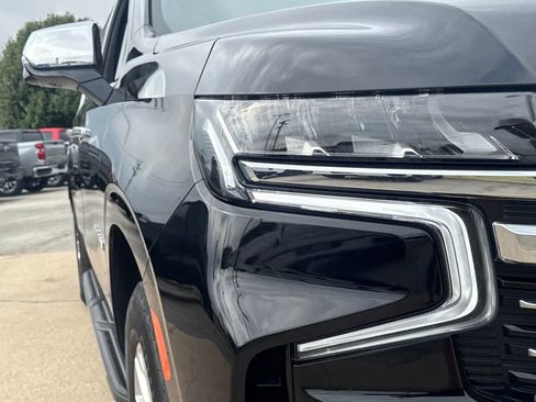 Used 2021 Chevrolet Suburban Premier w/ Premium Package image 11