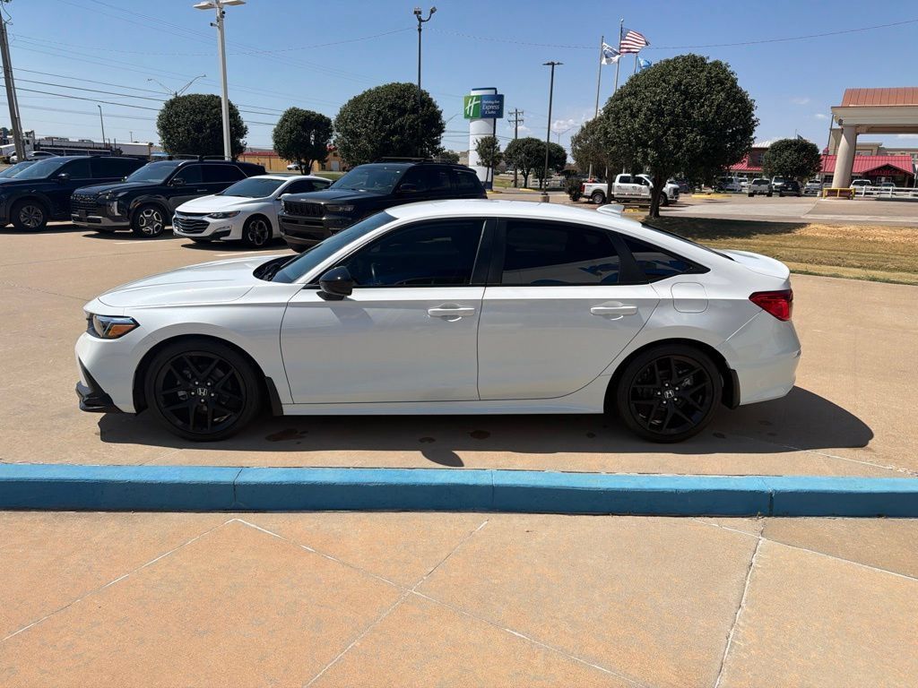 Used 2024 Honda Civic Sport image 1