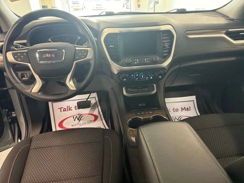 Used 2023 GMC Acadia SLE w/ Driver Convenience Package FWD image 17
