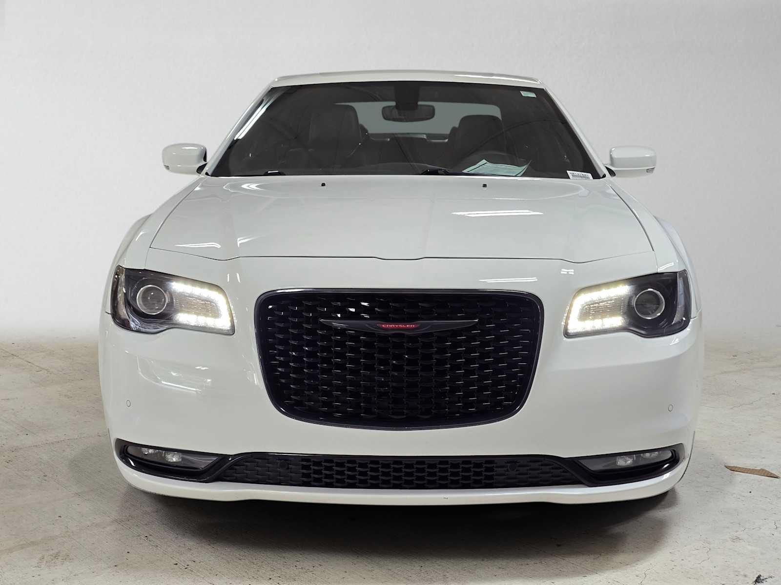 Used 2023 Chrysler 300 S RWD image 8