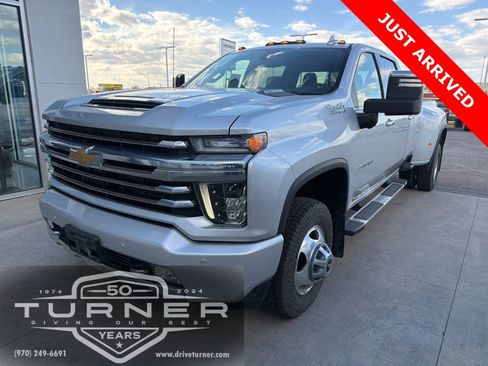 Used 2022 Chevrolet Silverado 3500 High Country w/ Safety Package II image 4