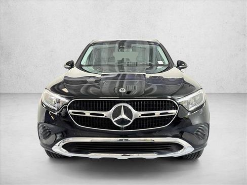 Used 2025 Mercedes-Benz GLC 350e 4MATIC image 2