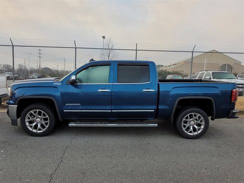 Used 2018 GMC Sierra 1500 SLT w/ SLT Premium Package image 3