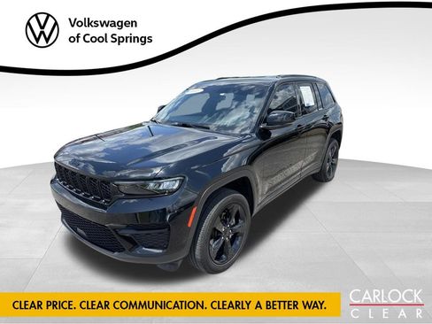 Used 2023 Jeep Grand Cherokee Altitude AWD/4WD image 1