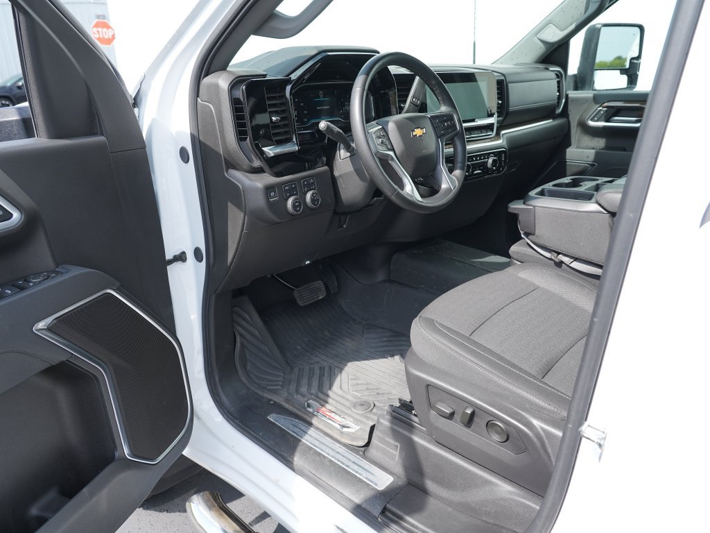 Certified 2025 Chevrolet Silverado 3500 LT w/ All Star Edition AWD/4WD image 13