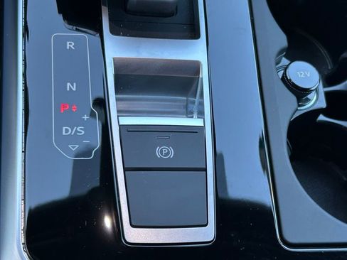 Used 2025 Audi Q7 3.0T Premium w/ Convenience Package image 39