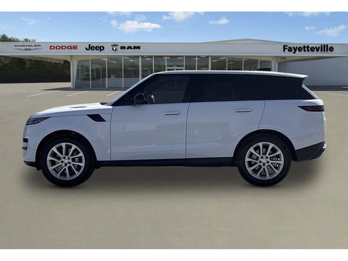 Used 2025 Land Rover Range Rover Sport SE image 6