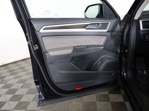 Used 2023 Volkswagen Atlas SE w/ Black Wheel Package AWD/4WD image 21