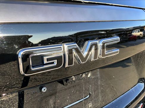 Certified 2025 GMC Yukon AT4 Ultimate w/ LPO, Illumination Package image 30