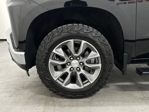 Used 2021 Chevrolet Silverado 1500 LT AWD/4WD image 63
