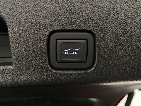 Used 2025 GMC Acadia Elevation w/ Elevation Premium Package AWD/4WD image 7