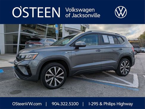 Certified 2023 Volkswagen Taos SE image 1