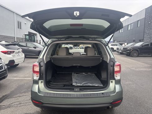 Used 2017 Subaru Forester 2.5i Premium w/ All-Weather Package image 5