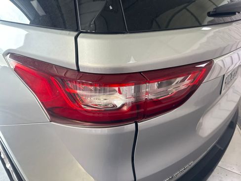 Used 2018 Chevrolet Traverse LT FWD image 13