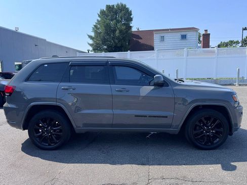 Used 2020 Jeep Grand Cherokee Altitude AWD/4WD image 8