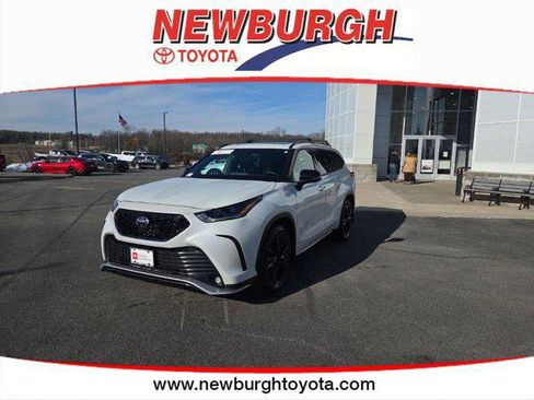 Certified 2023 Toyota Highlander XSE image 1