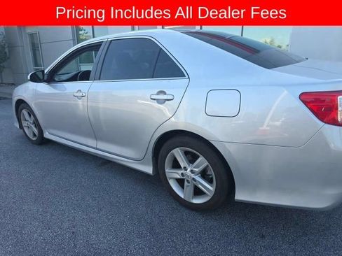 Used 2014 Toyota Camry SE FWD image 2