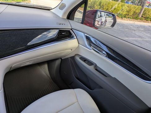 Certified 2023 Cadillac XT6 Premium Luxury image 15