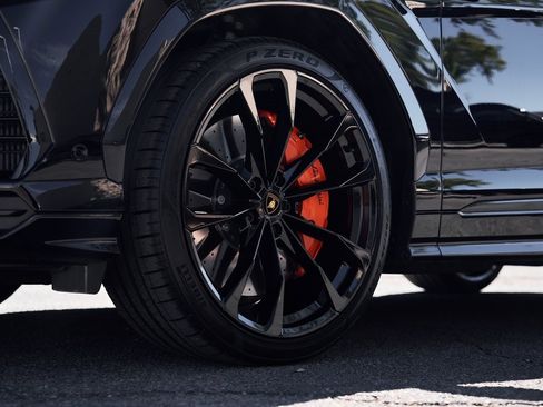 Used 2022 Lamborghini Urus image 7