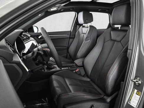 Certified 2025 Audi Q3 2.0T Premium Plus w/ Premium Plus Package image 17