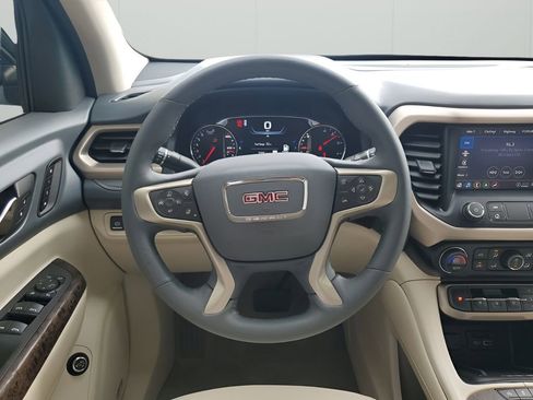 Used 2023 GMC Acadia Denali w/ Denali Technology Package image 25