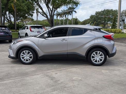 Used 2019 Toyota C-HR LE image 9