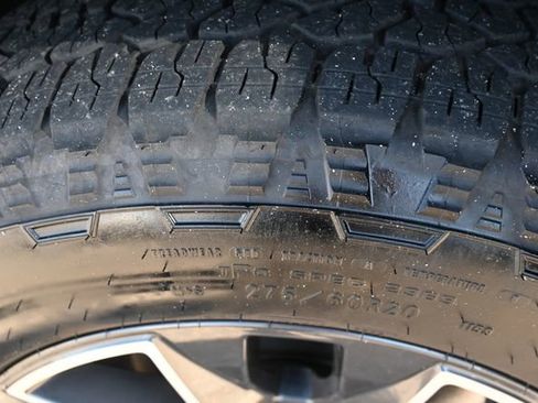 Used 2021 Chevrolet Tahoe Z71 w/ Z71 Signature Package image 28