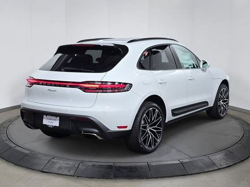 New 2026 Porsche Macan image 7