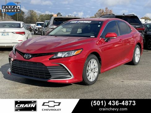 Used 2023 Toyota Camry LE image 3