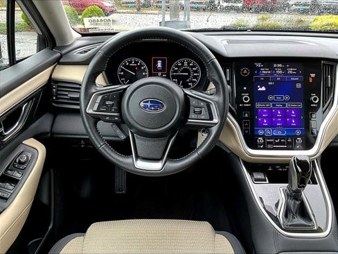 Used 2022 Subaru Outback Premium image 17