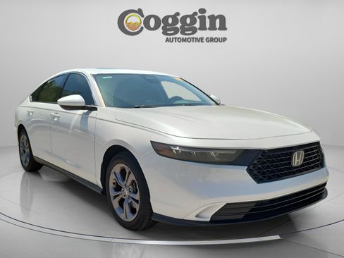 Certified 2024 Honda Accord EX image 8