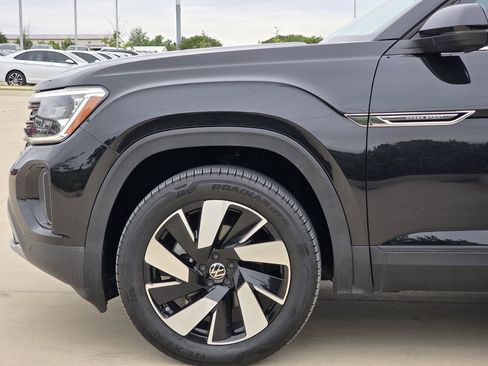 Used 2024 Volkswagen Atlas Cross Sport SE FWD image 6