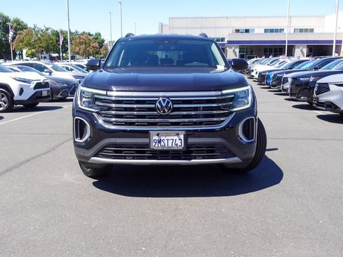 Used 2024 Volkswagen Atlas SE FWD image 3