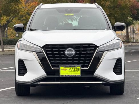 Used 2024 Nissan Kicks SR image 6