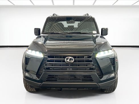 Used 2024 Lexus GX 550 AWD/4WD image 2