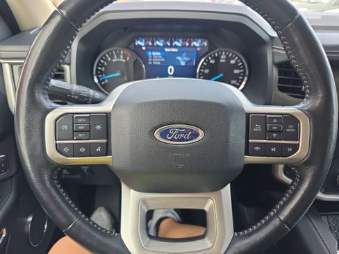 Used 2024 Ford Expedition XLT AWD/4WD image 23