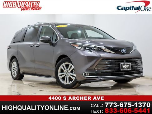 Used 2023 Toyota Sienna Platinum image 1