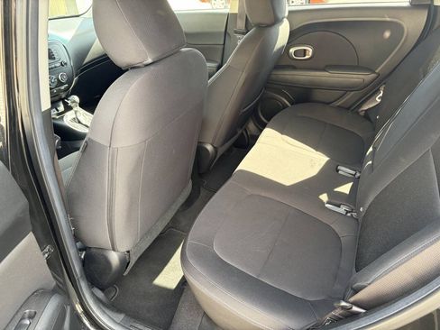 Used 2014 Kia Soul FWD image 11