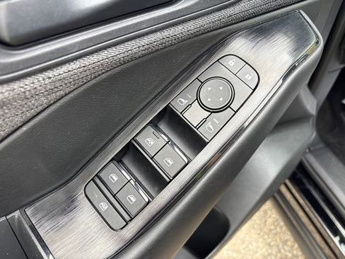 Used 2023 Nissan Rogue S AWD/4WD image 21