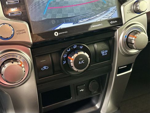 Used 2022 Toyota 4Runner SR5 Premium image 16
