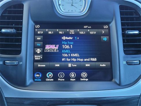 Used 2022 Chrysler 300 Touring image 14