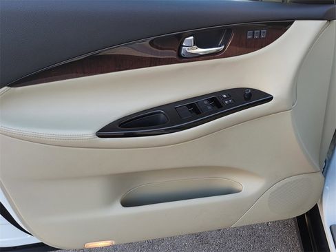 Used 2017 INFINITI QX50 AWD w/ Premium Plus Package image 10