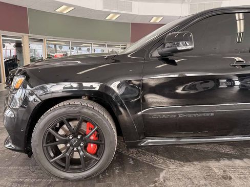 Used 2020 Jeep Grand Cherokee SRT image 21